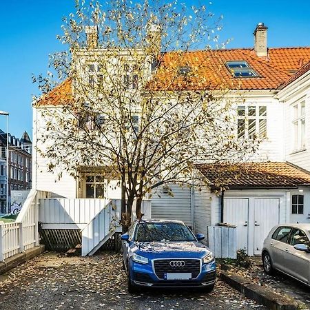 Central Apartment With Balcony, Self-Check In & Private Entrance Bergen Exteriér fotografie