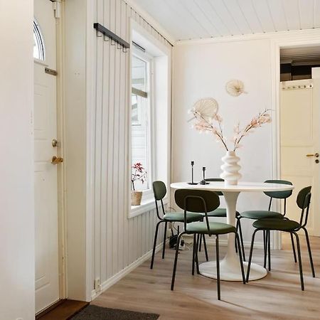 Central Apartment With Balcony, Self-Check In & Private Entrance Bergen Exteriér fotografie