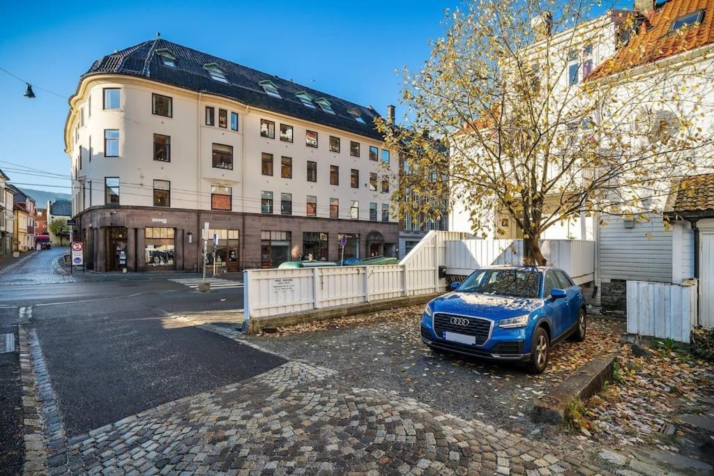 Central Apartment With Balcony, Self-Check In & Private Entrance Bergen Exteriér fotografie