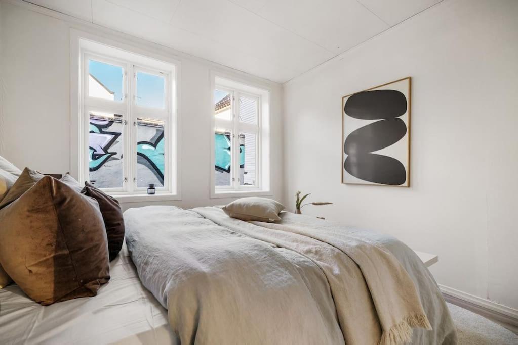 Central Apartment With Balcony, Self-Check In & Private Entrance Bergen Exteriér fotografie