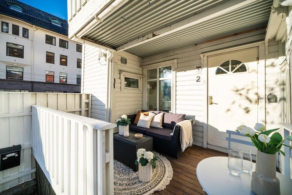 Central Apartment With Balcony, Self-Check In & Private Entrance Bergen Exteriér fotografie